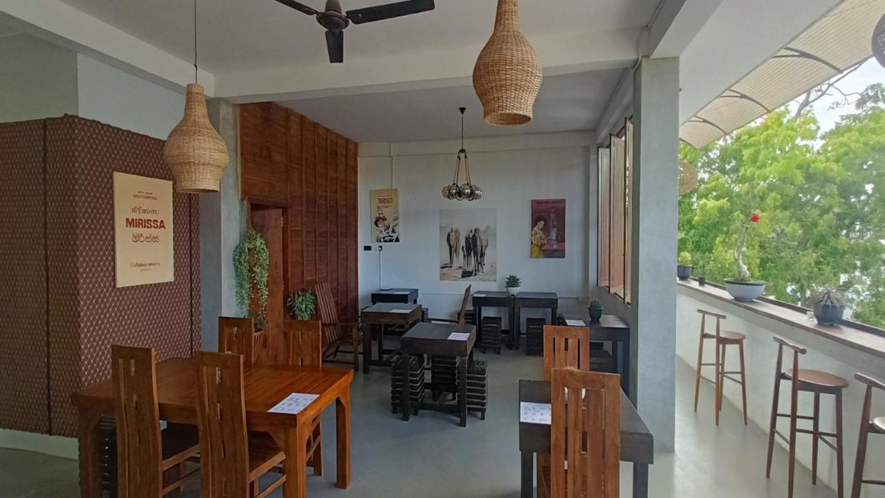 Yasis Surf Lodge Мірісса Екстер'єр фото